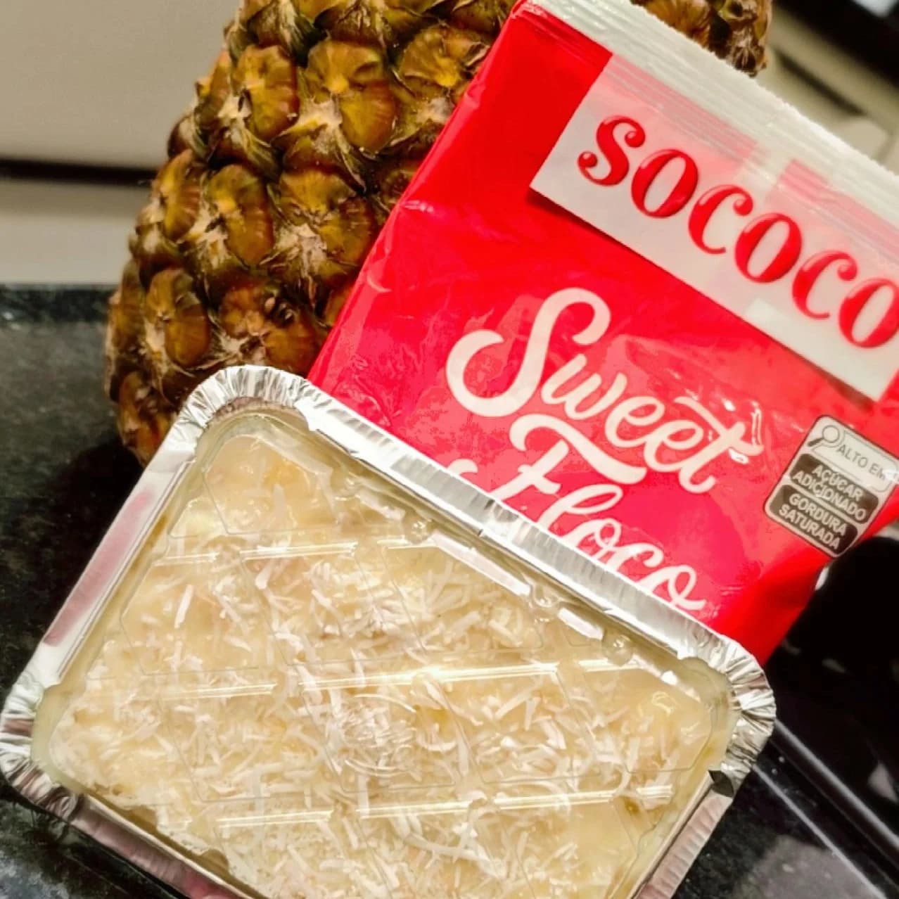 Bolo Gelado creme de abacaxi com coco